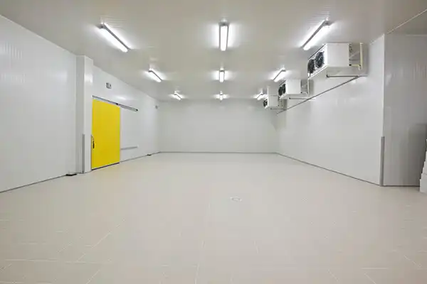 مشروع مستودع تبريد صناعي كبير